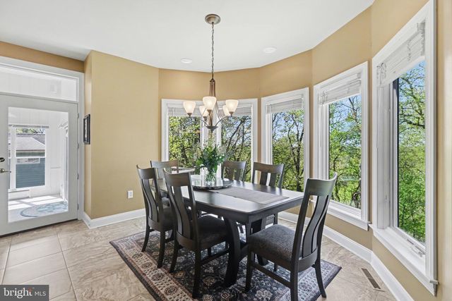 39 SUNFIRE AVE, Camp Hill, PA 17011