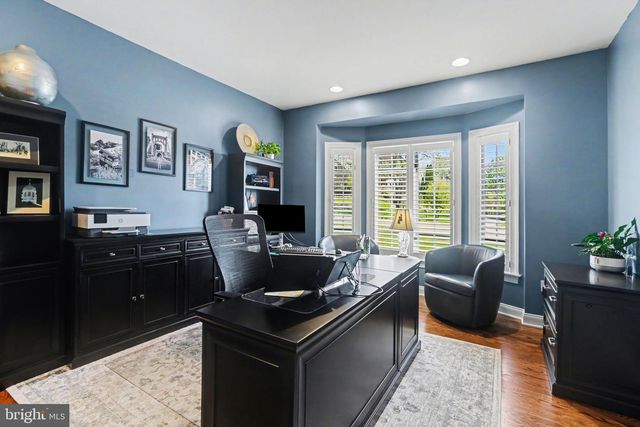 39 SUNFIRE AVE, Camp Hill, PA 17011