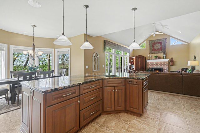 39 SUNFIRE AVE, Camp Hill, PA 17011