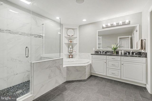 39 SUNFIRE AVE, Camp Hill, PA 17011