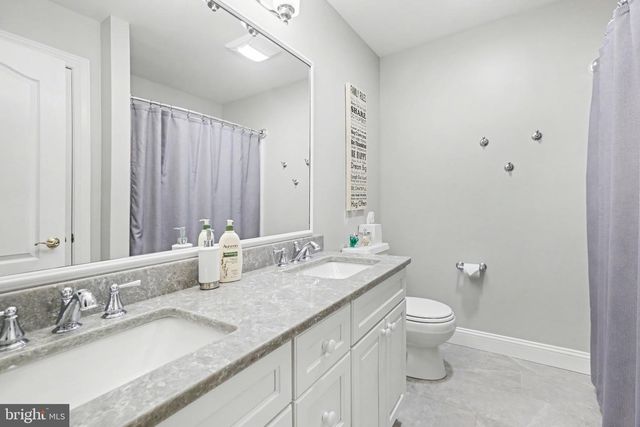 39 SUNFIRE AVE, Camp Hill, PA 17011