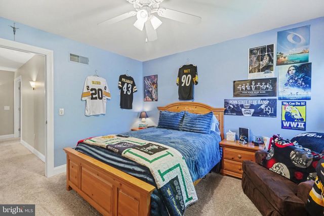 39 SUNFIRE AVE, Camp Hill, PA 17011
