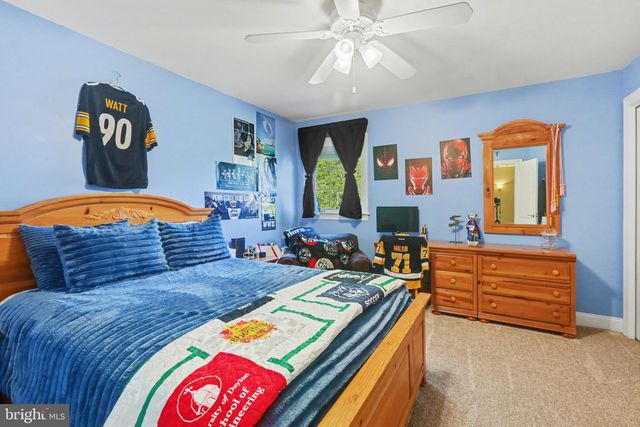 39 SUNFIRE AVE, Camp Hill, PA 17011