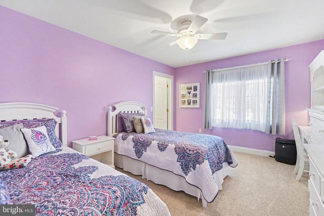 39 SUNFIRE AVE, Camp Hill, PA 17011