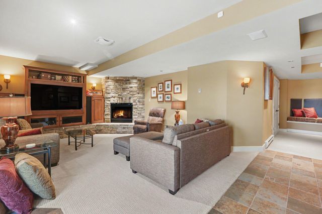39 SUNFIRE AVE, Camp Hill, PA 17011
