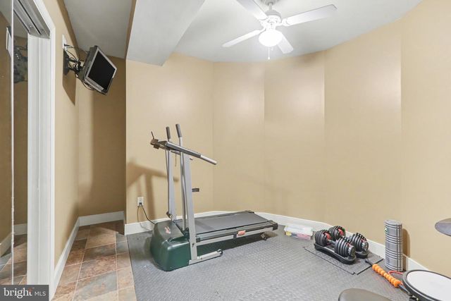 39 SUNFIRE AVE, Camp Hill, PA 17011