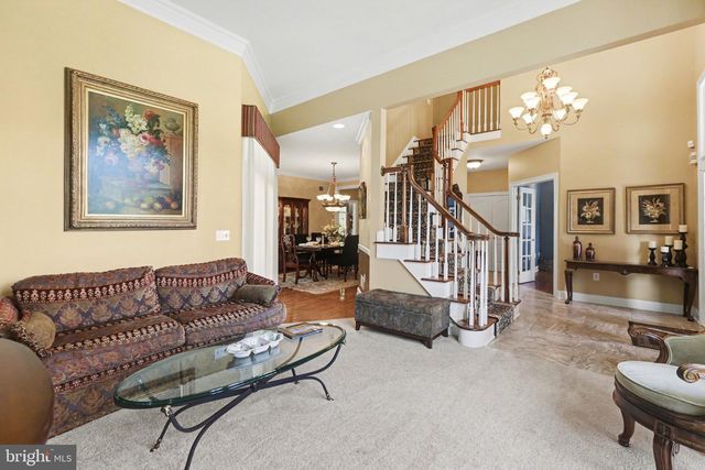 39 SUNFIRE AVE, Camp Hill, PA 17011