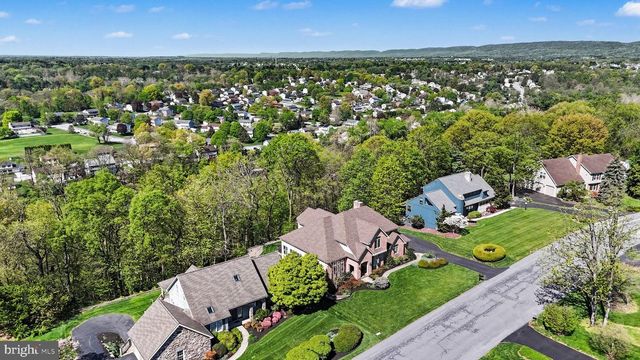 39 SUNFIRE AVE, Camp Hill, PA 17011