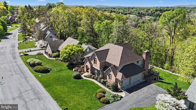 39 SUNFIRE AVE, Camp Hill, PA 17011