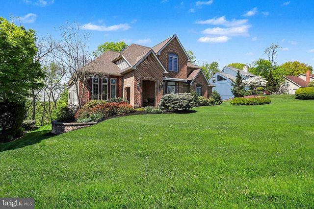 39 SUNFIRE AVE, Camp Hill, PA 17011
