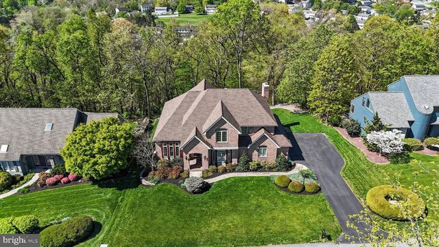 39 SUNFIRE AVE, Camp Hill, PA 17011