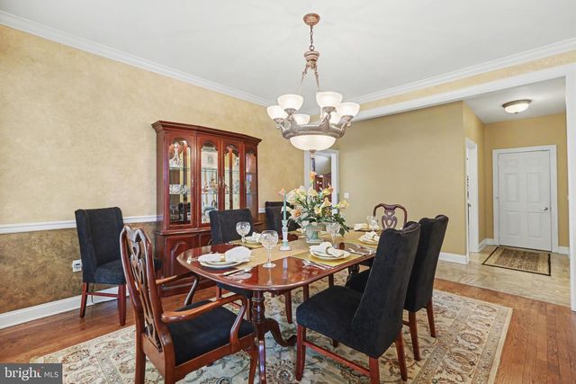 39 SUNFIRE AVE, Camp Hill, PA 17011