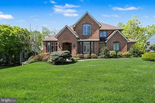 39 SUNFIRE AVE, Camp Hill, PA 17011