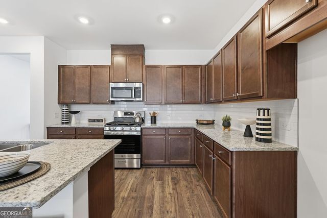 1275 Windance Lake Drive, Loganville, GA 30052