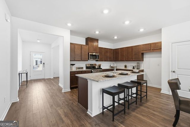 1275 Windance Lake Drive, Loganville, GA 30052