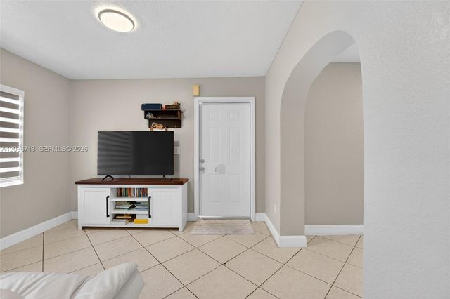 15398 Garfield Dr, Homestead, FL 33033