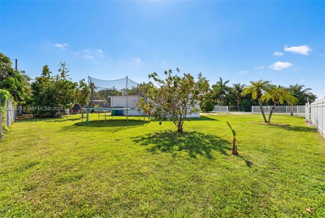15398 Garfield Dr, Homestead, FL 33033