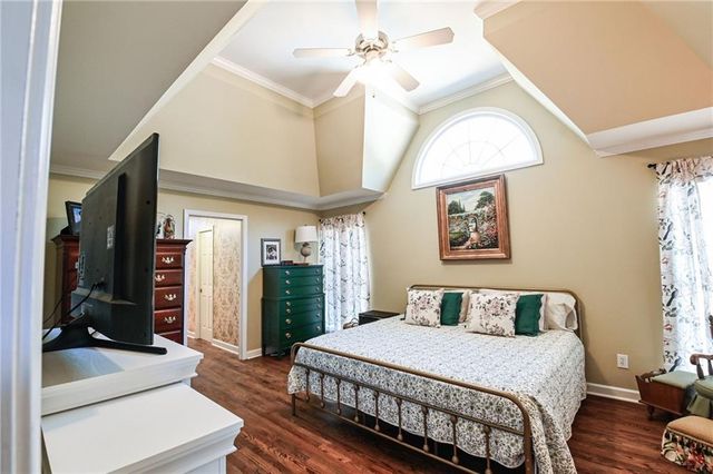 909 Old Barker Place, Loganville, GA 30052