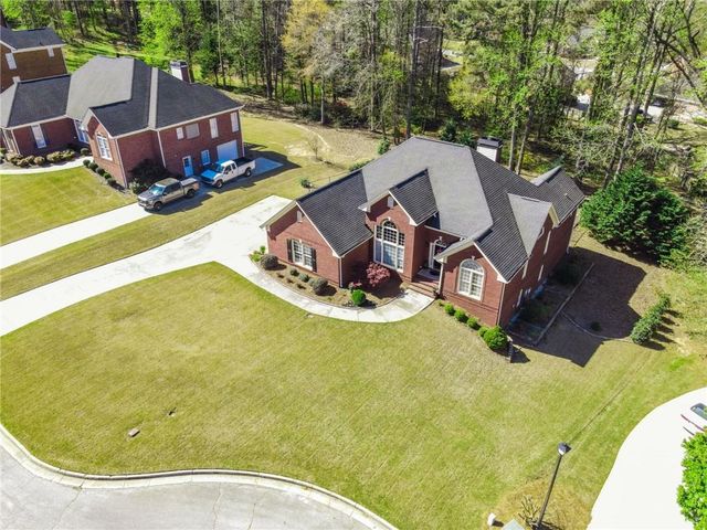 909 Old Barker Place, Loganville, GA 30052