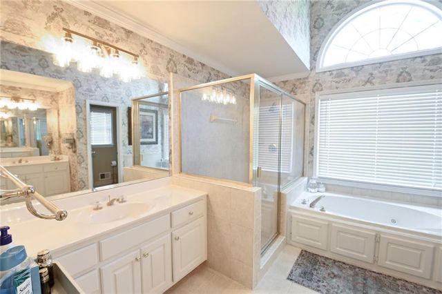 909 Old Barker Place, Loganville, GA 30052