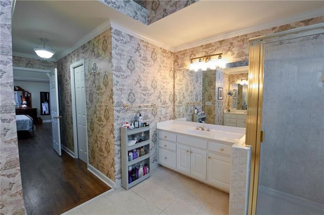 909 Old Barker Place, Loganville, GA 30052