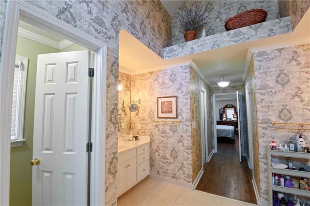 909 Old Barker Place, Loganville, GA 30052