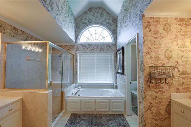 909 Old Barker Place, Loganville, GA 30052