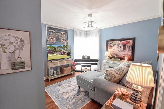 909 Old Barker Place, Loganville, GA 30052