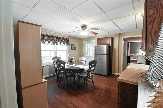 909 Old Barker Place, Loganville, GA 30052