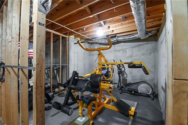 909 Old Barker Place, Loganville, GA 30052