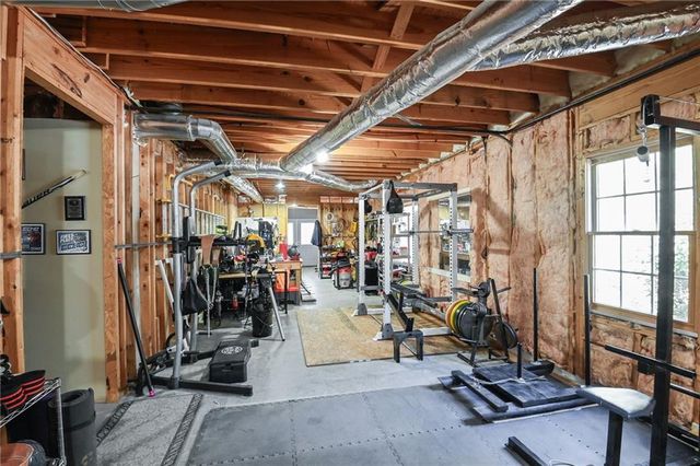 909 Old Barker Place, Loganville, GA 30052