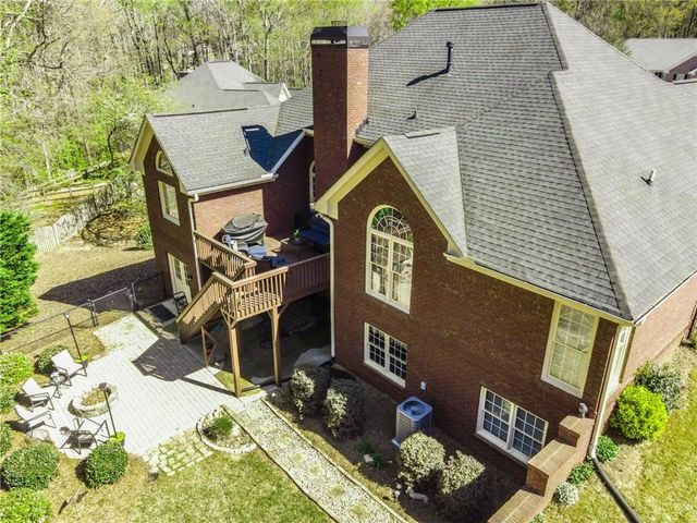 909 Old Barker Place, Loganville, GA 30052