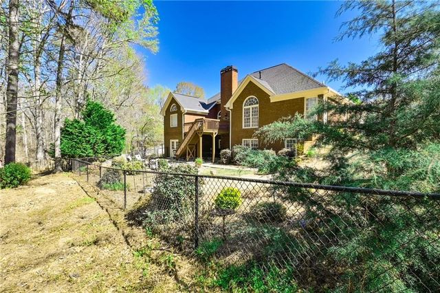 909 Old Barker Place, Loganville, GA 30052