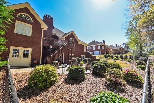 909 Old Barker Place, Loganville, GA 30052