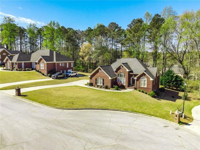 909 Old Barker Place, Loganville, GA 30052