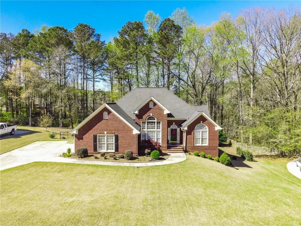 909 Old Barker Place, Loganville, GA 30052