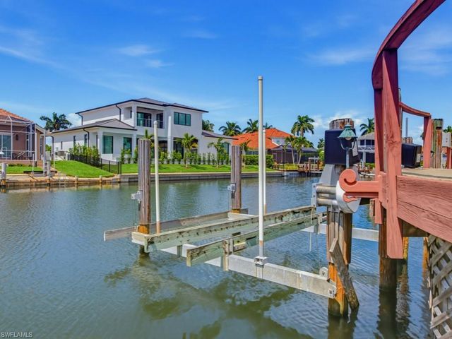 154 Hollyhock CT, Marco Island, FL 34145