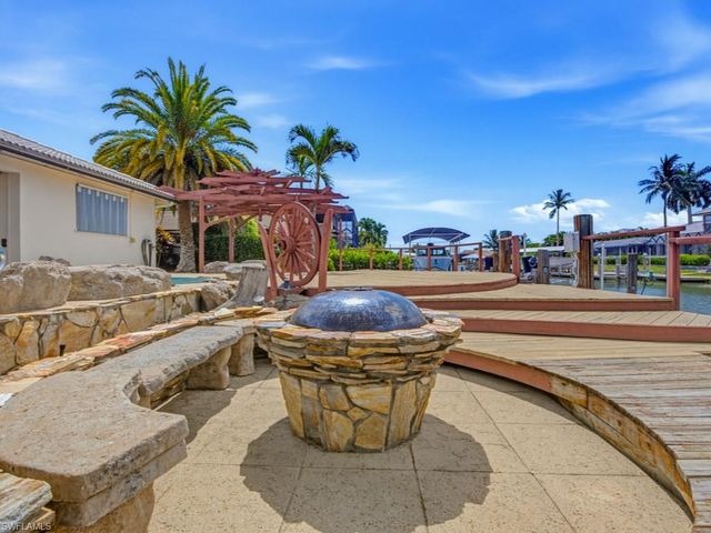 154 Hollyhock CT, Marco Island, FL 34145
