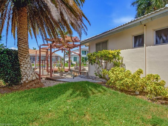 154 Hollyhock CT, Marco Island, FL 34145