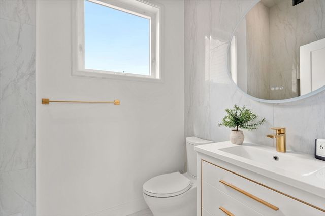 9 Russell PH, Boston, MA 02129