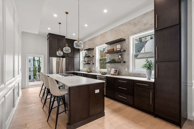 9 Russell PH, Boston, MA 02129