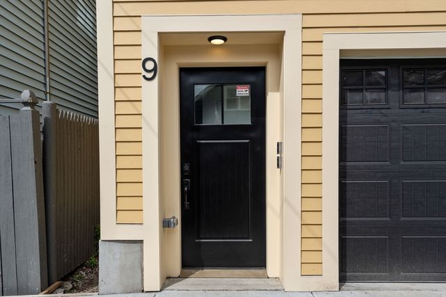 9 Russell PH, Boston, MA 02129