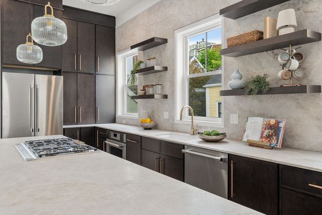 9 Russell PH, Boston, MA 02129