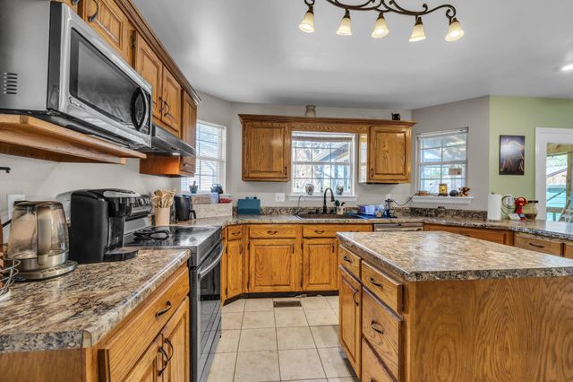64 Warren Street, Rossville, GA 30741