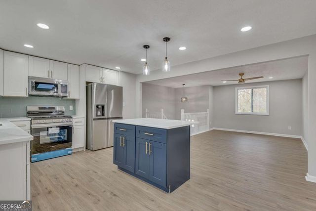 3394 Dearwood Drive SW, Lilburn, GA 30047