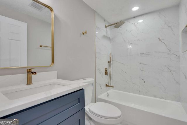 3394 Dearwood Drive SW, Lilburn, GA 30047