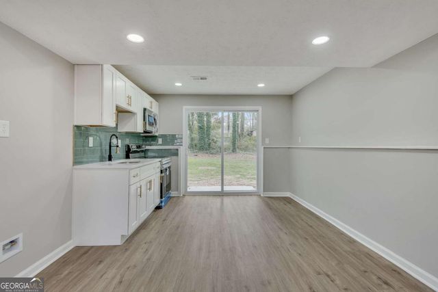 3394 Dearwood Drive SW, Lilburn, GA 30047