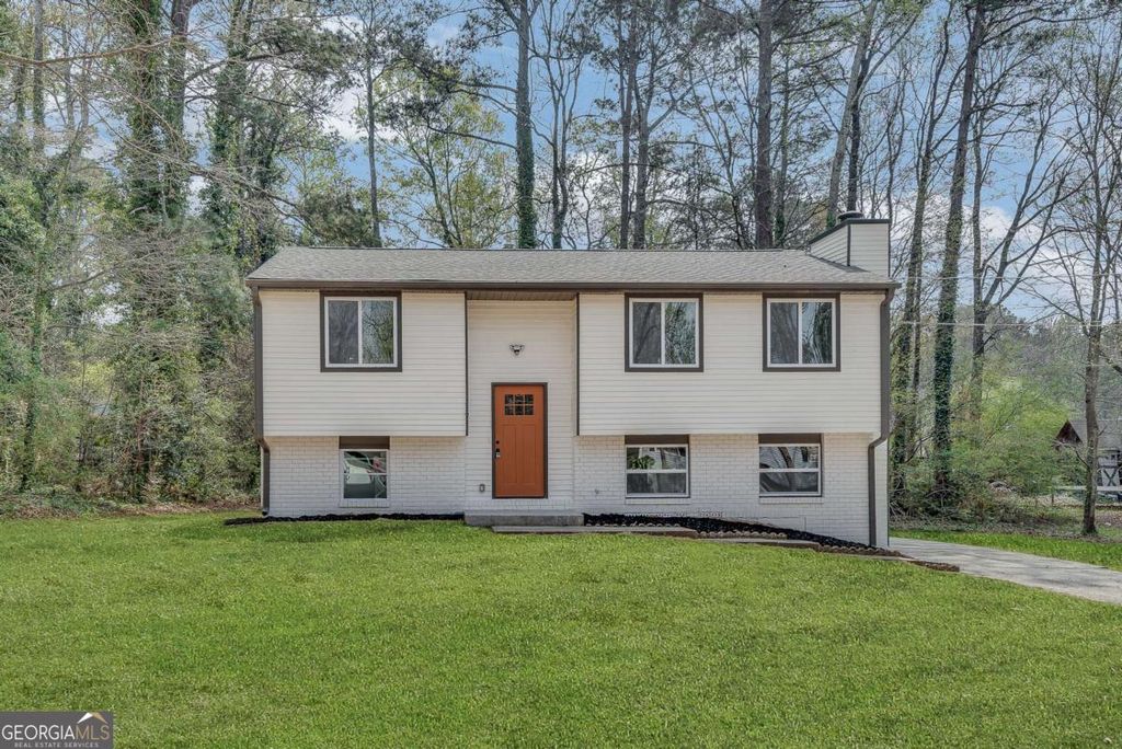 3394 Dearwood Drive SW, Lilburn, GA 30047