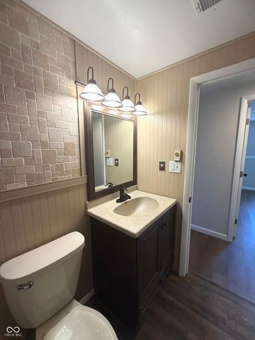 806 E Hall Street, Greentown, IN 46936