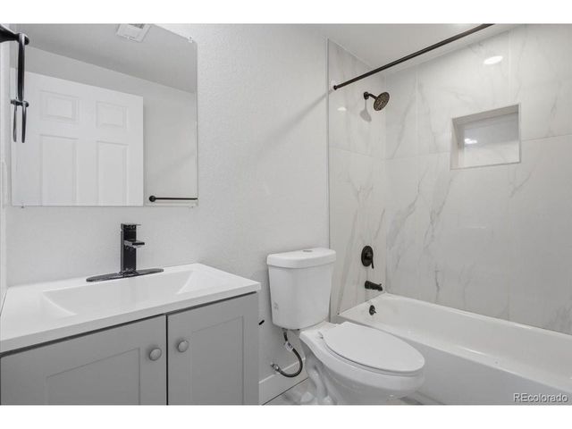 660 Elbert St, Denver, CO 80221